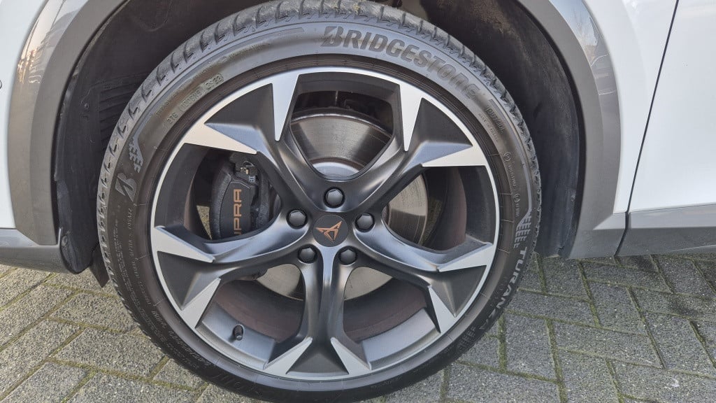Cupra Formentor performance*245pk*vz 1.4 e-hybrid*led*sportstoelen*19-inch*