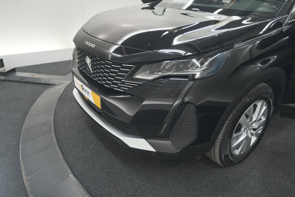 Peugeot 5008 puretech 130 eat8 active pack | 7 zitplaatsen | camera | navig