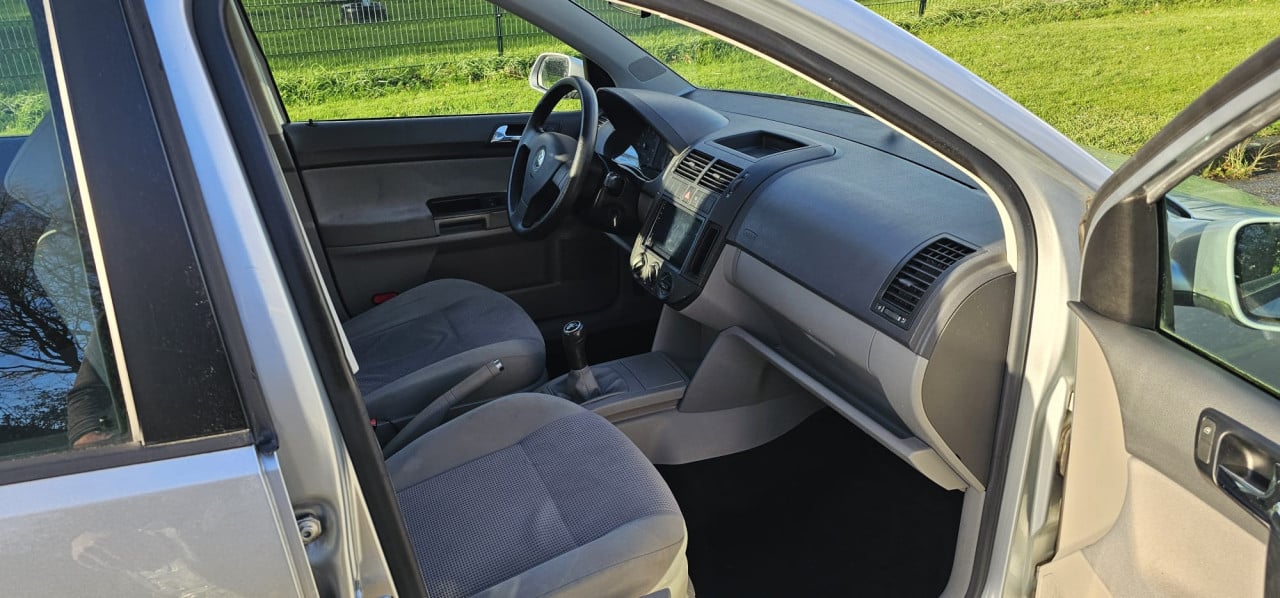 Volkswagen Polo 1.4 16v Trendline Airco 5-DRS!!