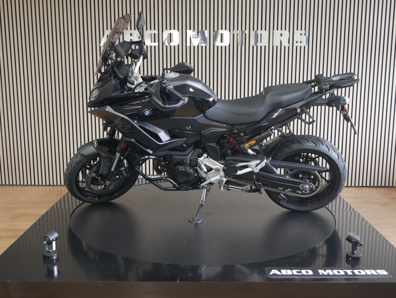 BMW F 900 XR Triple Black