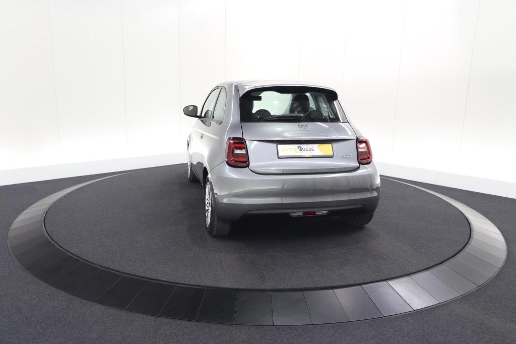 Fiat 500 urban 42 kwh | soh 97.6% | 3 fase laadfunctie | camera | apple car