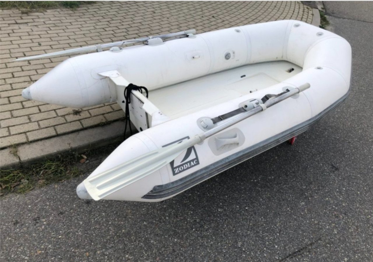 Zodiac met polyester bodem en 4pk motor