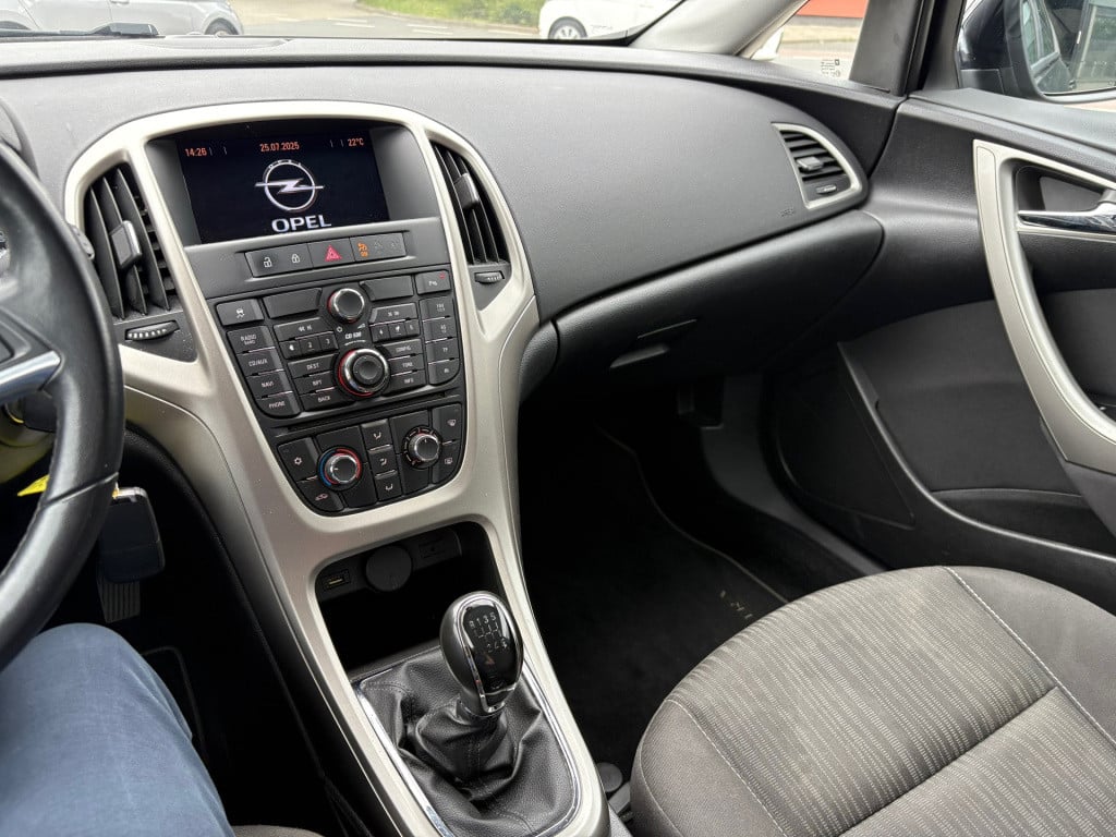Opel Astra 1.4 turbo edition
