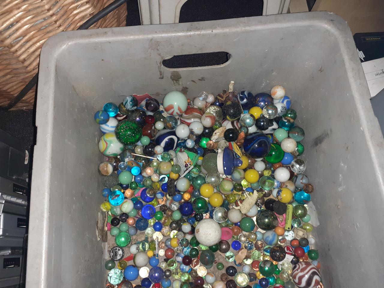 Grote verzameling knikkers in porties van ca.10 Kg