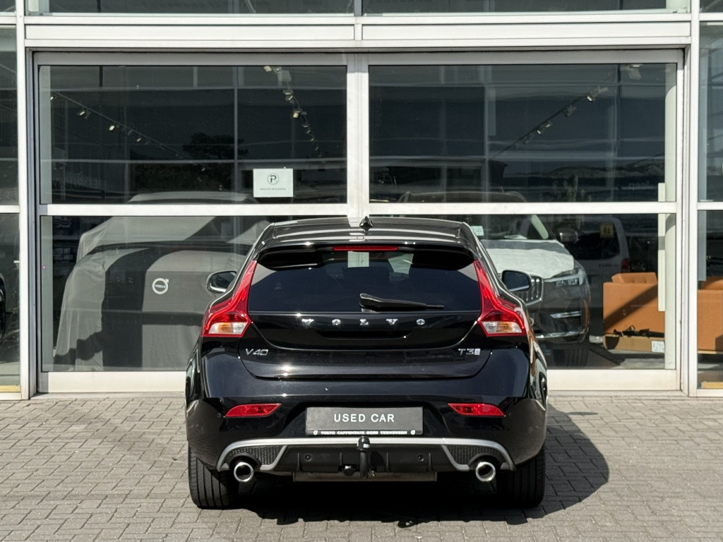 Volvo V40 t3 153pk aut6 polar+ sport| panodak| camera| trekhaak| keyless|