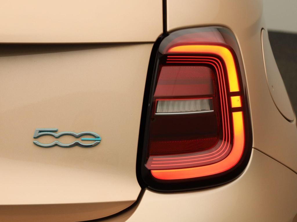 Fiat 500e icon 42 kwh | panoramadak | apple carplay / android auto | climat