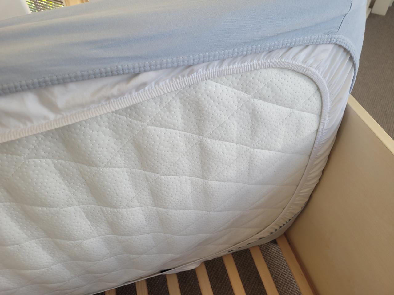 Peuterbed, baby ledikant, doorgroeiledikant 140x70 cm.