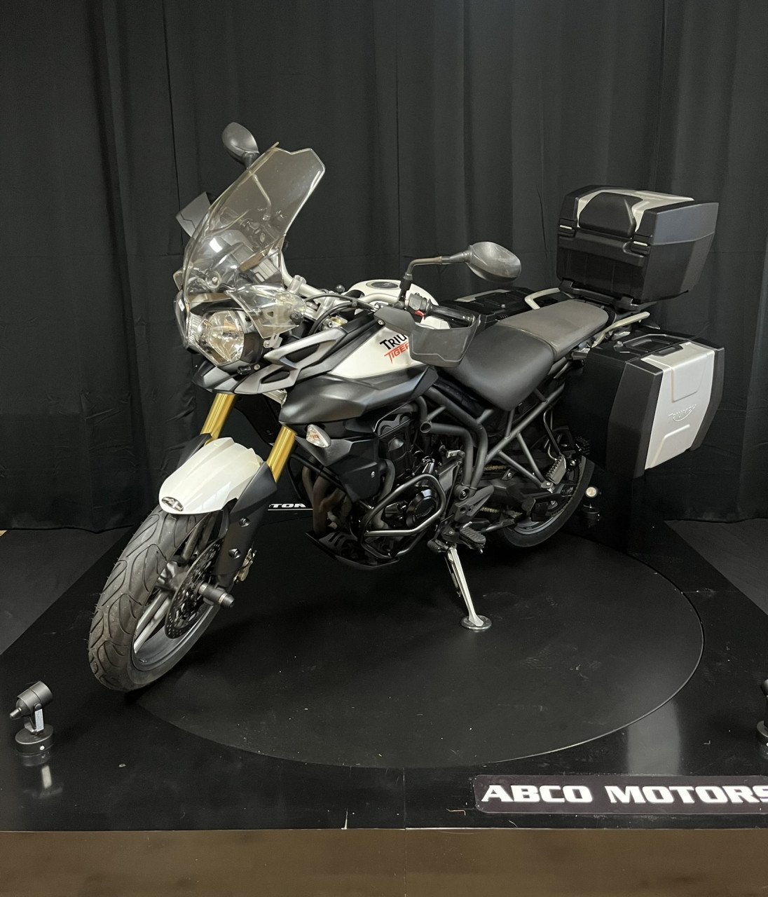 TRIUMPH TIGER 800
