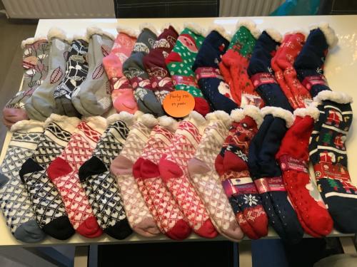 Partij leuke dames fluffy sokken. ( partij 250)