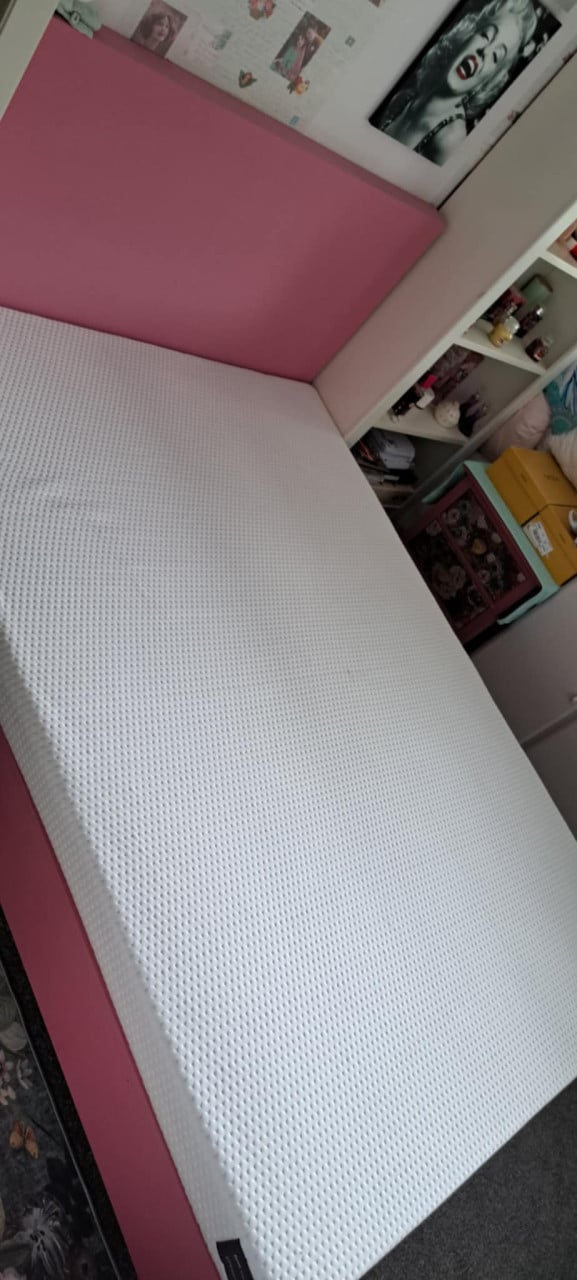 BOXSPRING ROZE 140X200 CM MET MATRAS OF ZONDER MATRAS.