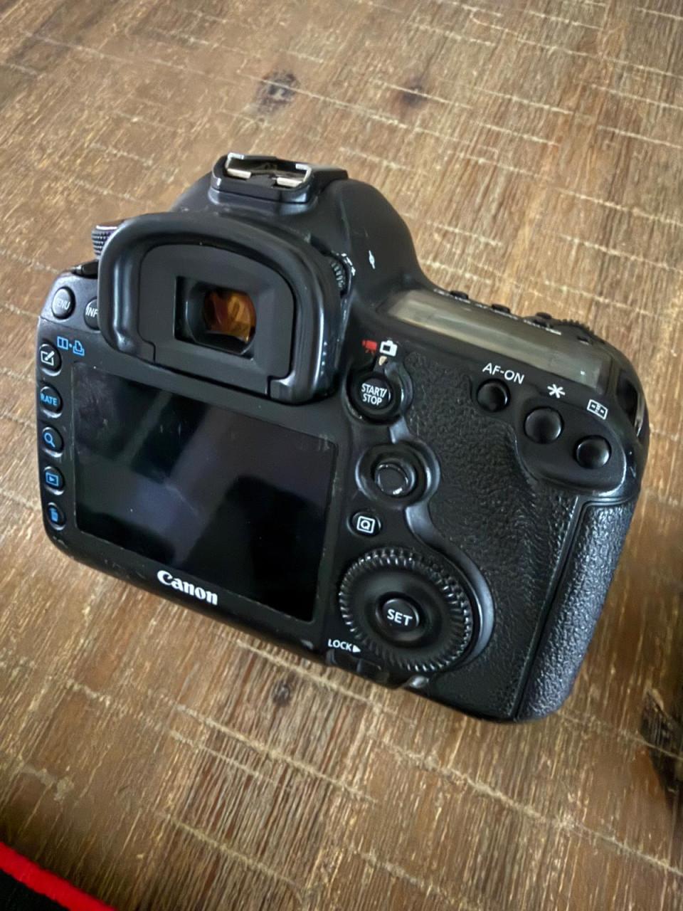 Canon 5D Mark III + 7D | 14 CF-kaarten + accessoires
