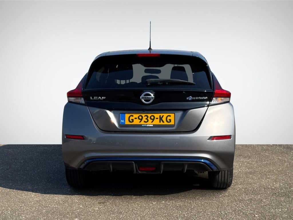 Nissan Leaf n-connecta 40 kwh | navigatie | 360° camera | stuur- + stoelver