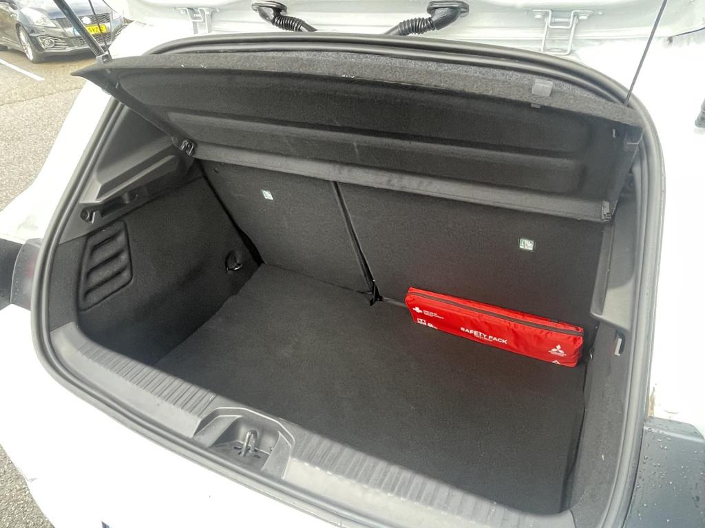 Mitsubishi Colt 1.6 hev intense+