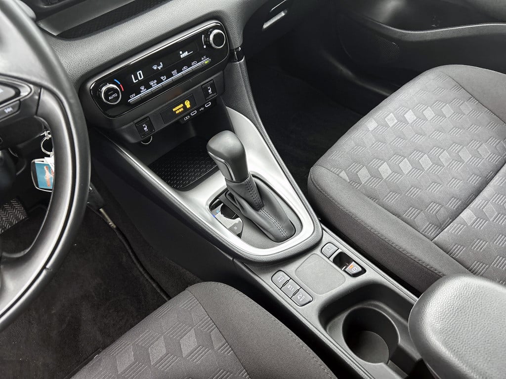 Mazda 2 Hybrid 1.5 centre-line