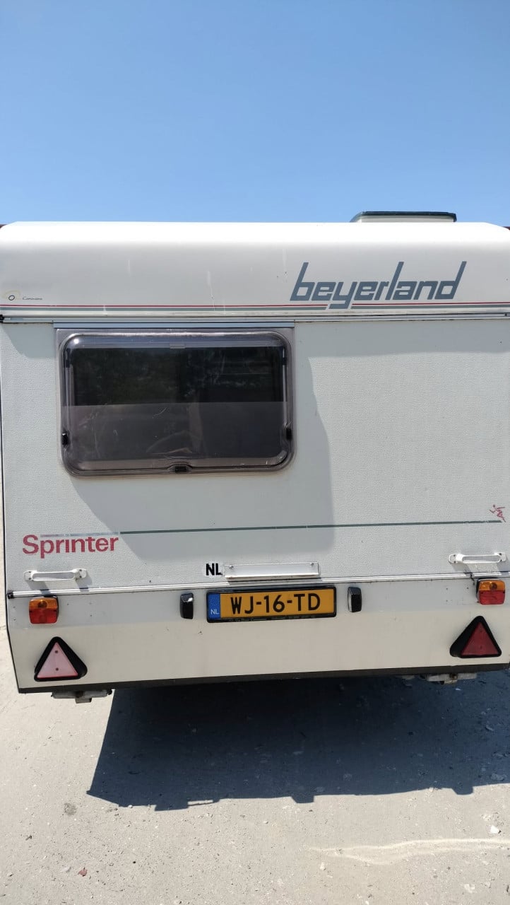 Beyerland 390 met prachtige voortent en luifel