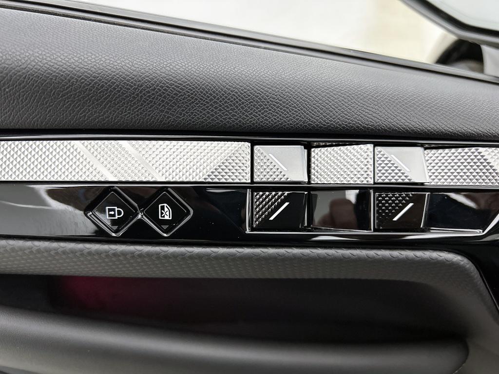Ds Ds 4 e-tense 225pk automaat rivoli cross | rijklaar | schuifdak | adapti