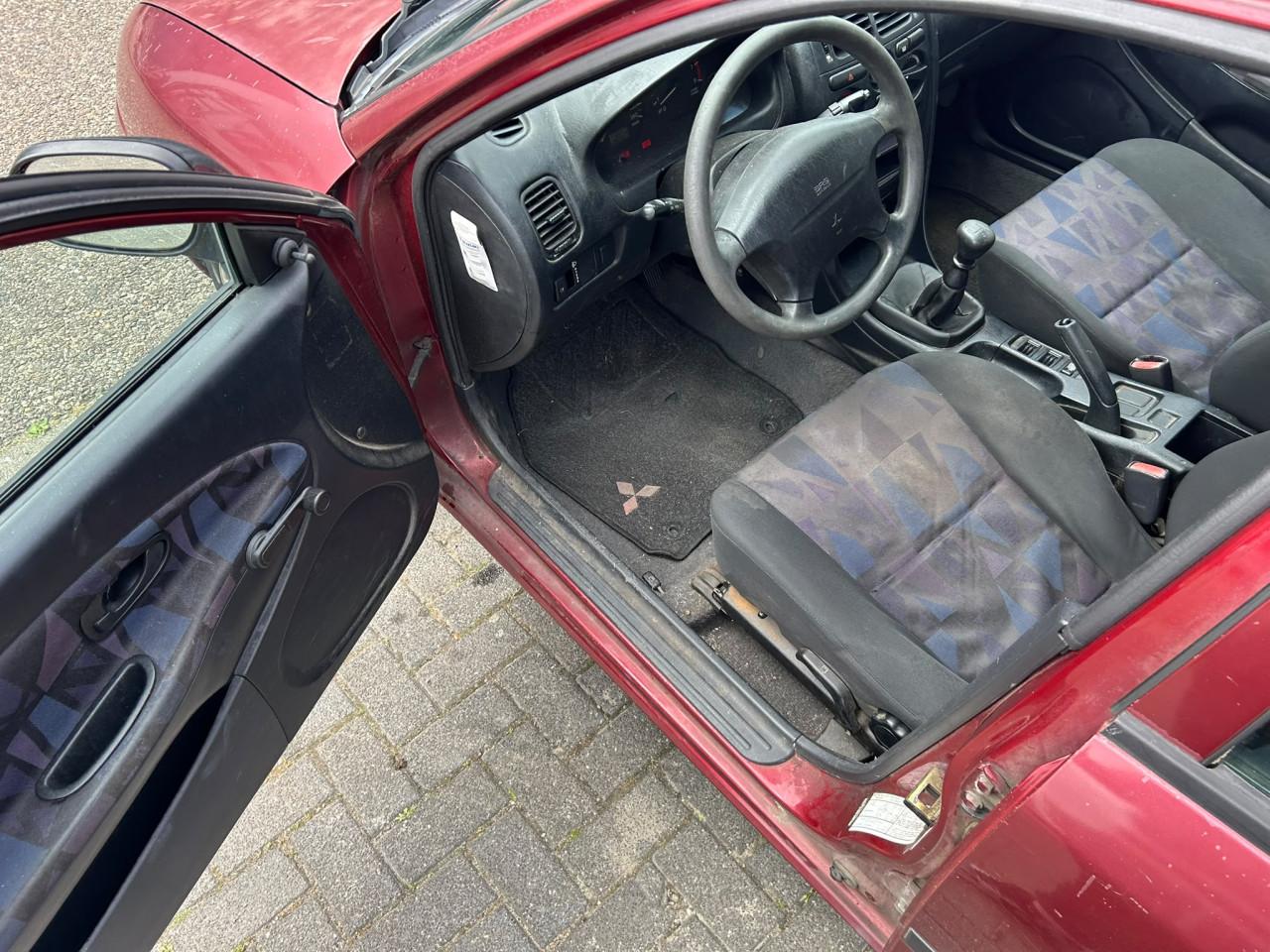 Mitsubishi Carisma 1.6 GL Ijskoude airco!/ BT/ Stuurbekrachtiging