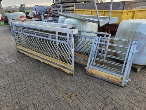 Zelfsluitende voerhekken