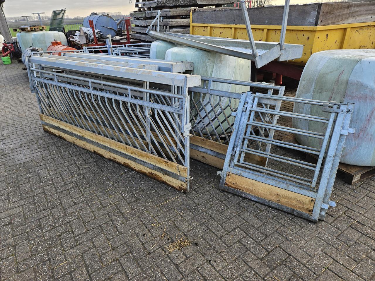 Zelfsluitende voerhekken