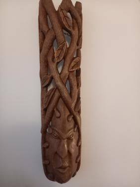 Groot houten masker uit ivoorkust ? Lengte : 86 cm. Breedtr : 22 cm. Diep