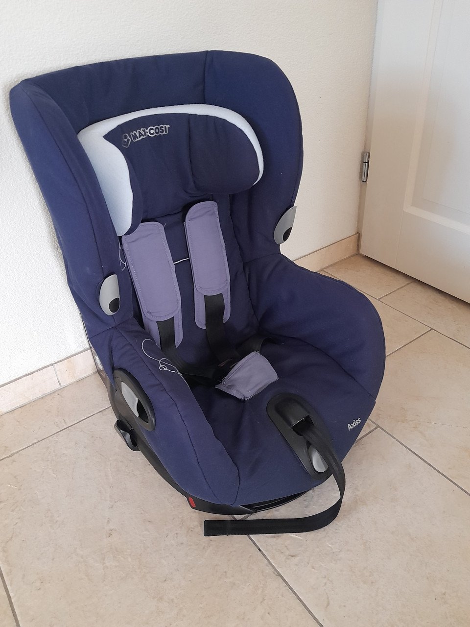 Maxi - cosi Axiss (draaibaar) ( in goede nette schone staat ) 9 / 18 kg
