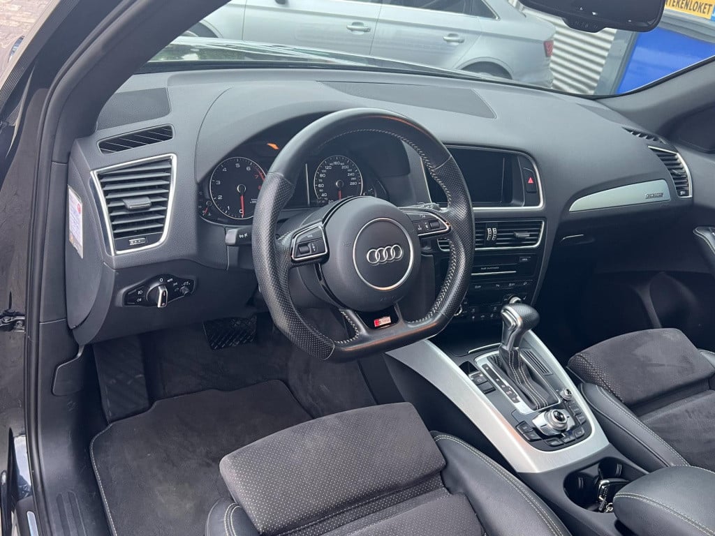 Audi Q5 2.0 tfsi quattro s edition, panoramadak, trekhaak enz...