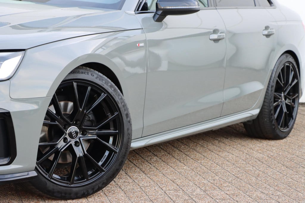 Audi A4 limousine 35 tfsi s edition competition s-tronic