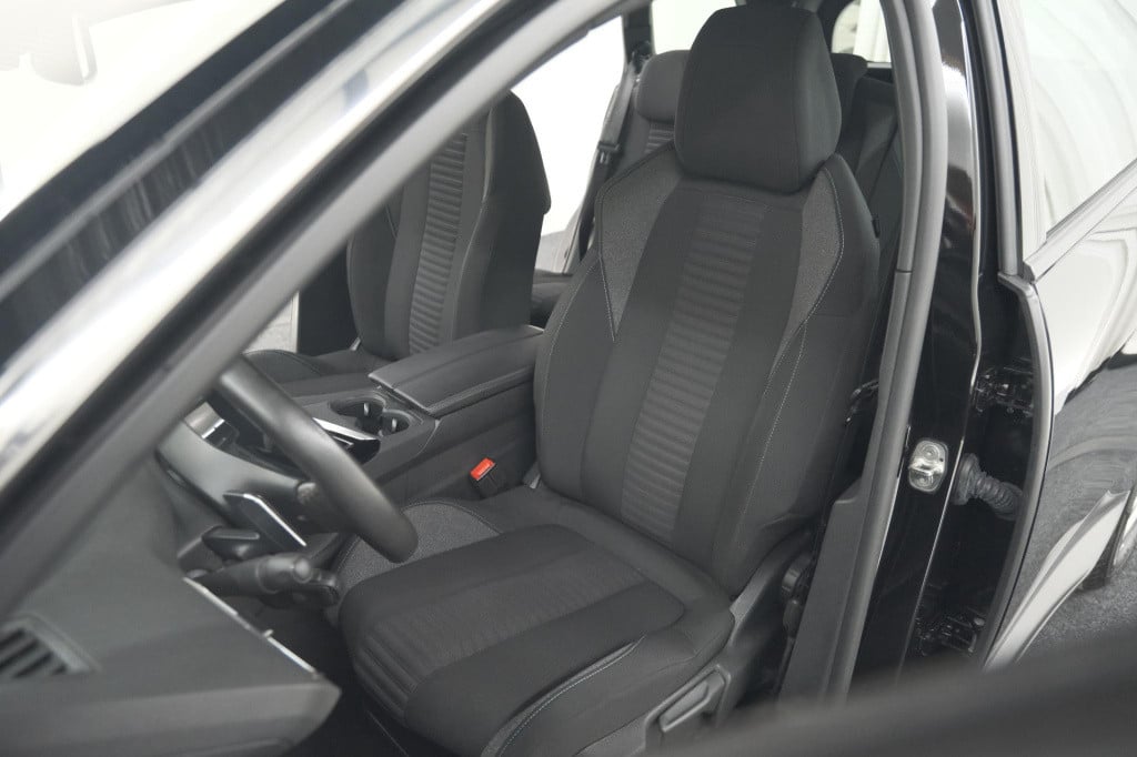 Peugeot 5008 puretech 130 eat8 active pack business | 7 zitplaatsen | camer