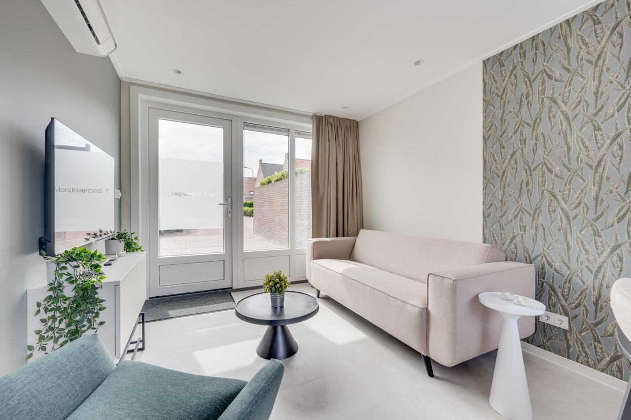 Prachtig gemeubileerde huurwoning. Tijdelijk zonder inschrijving.