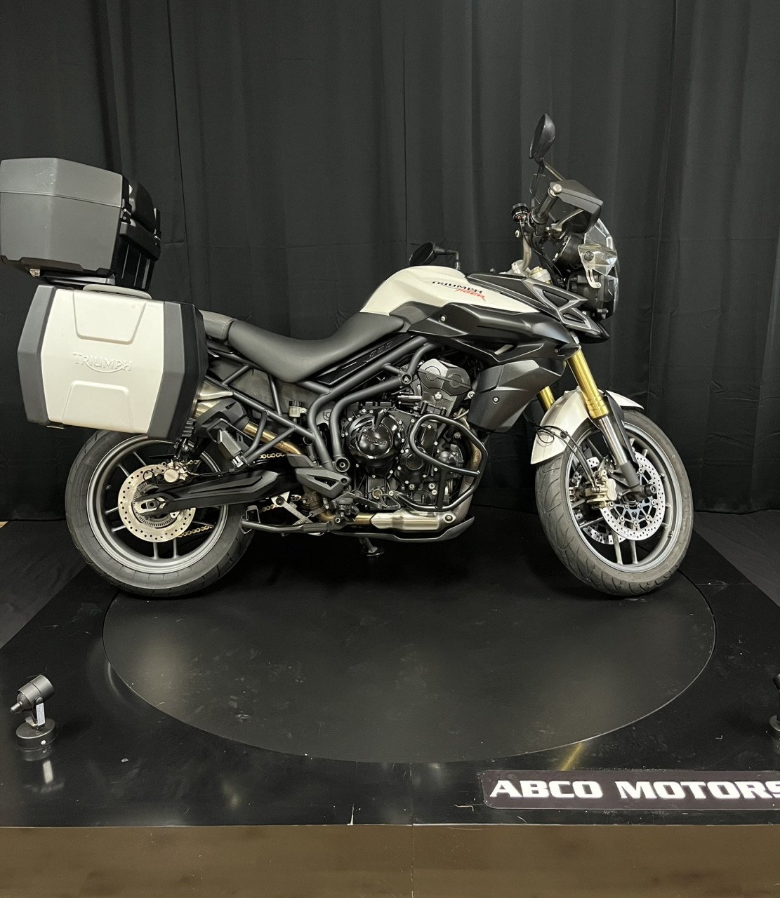 TRIUMPH TIGER 800