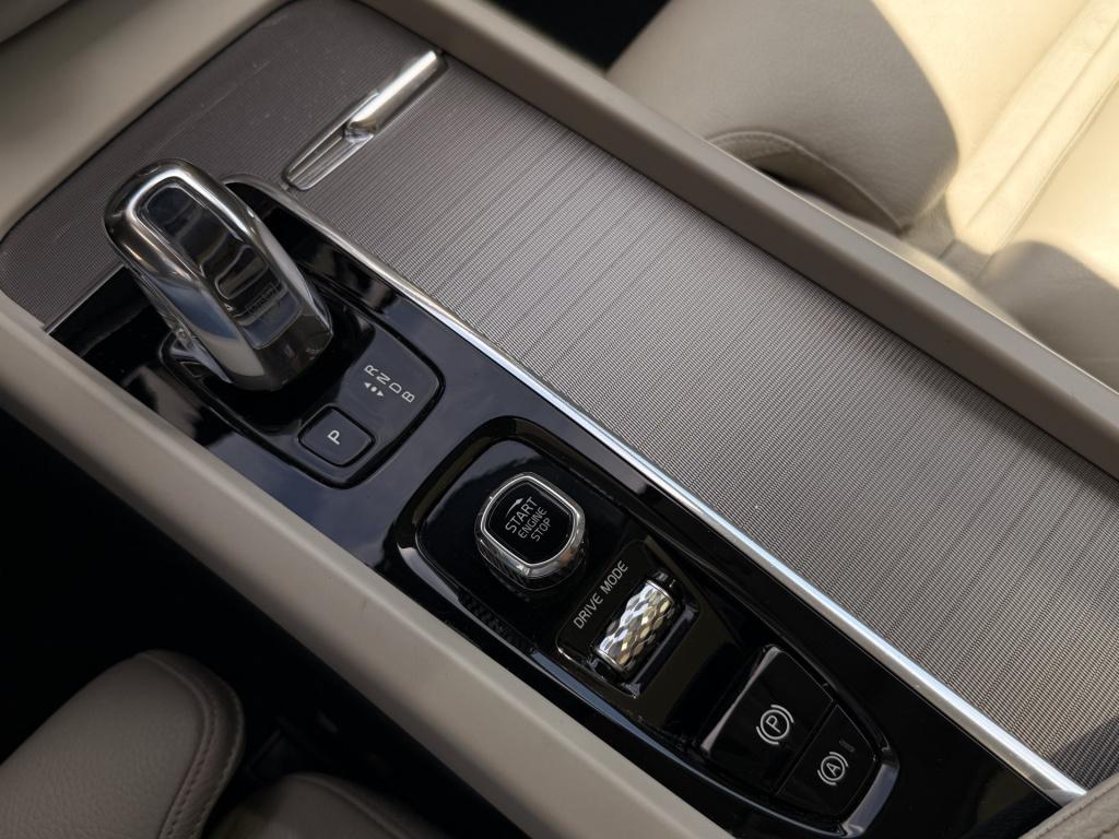 Volvo XC60 2.0 t8 twin engine awd inscription | harman kardon | pano. | ele