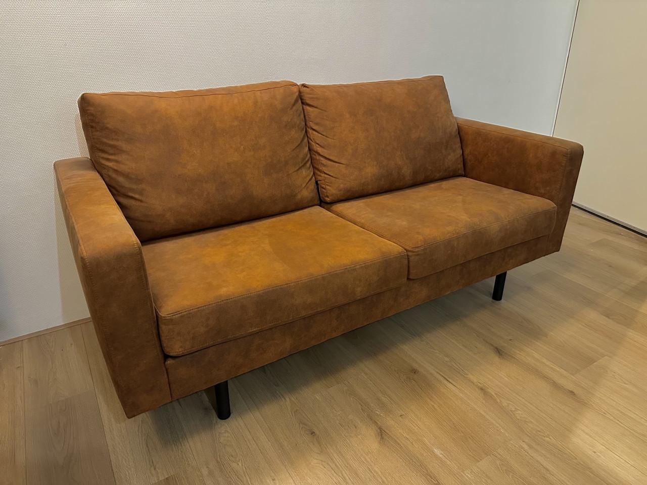 Prachtige 2-zitsbank – Cognac kleur – Zo goed als nieuw! 🛋️