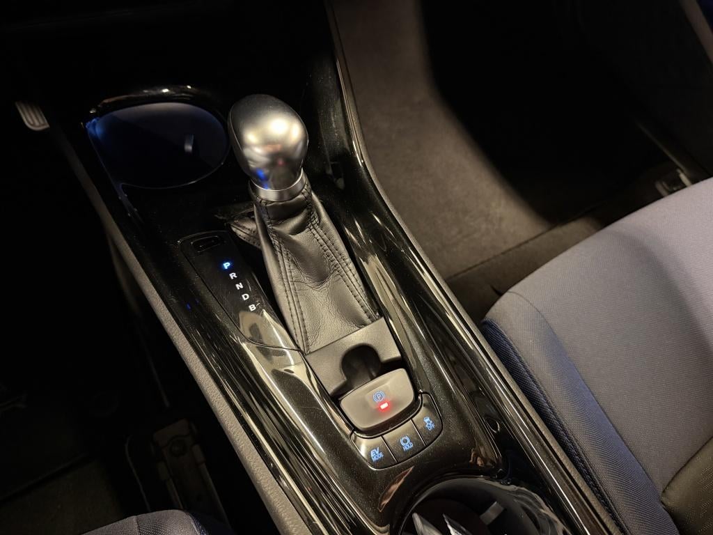 Toyota C-hr 1.8 hybrid bi-tone plus