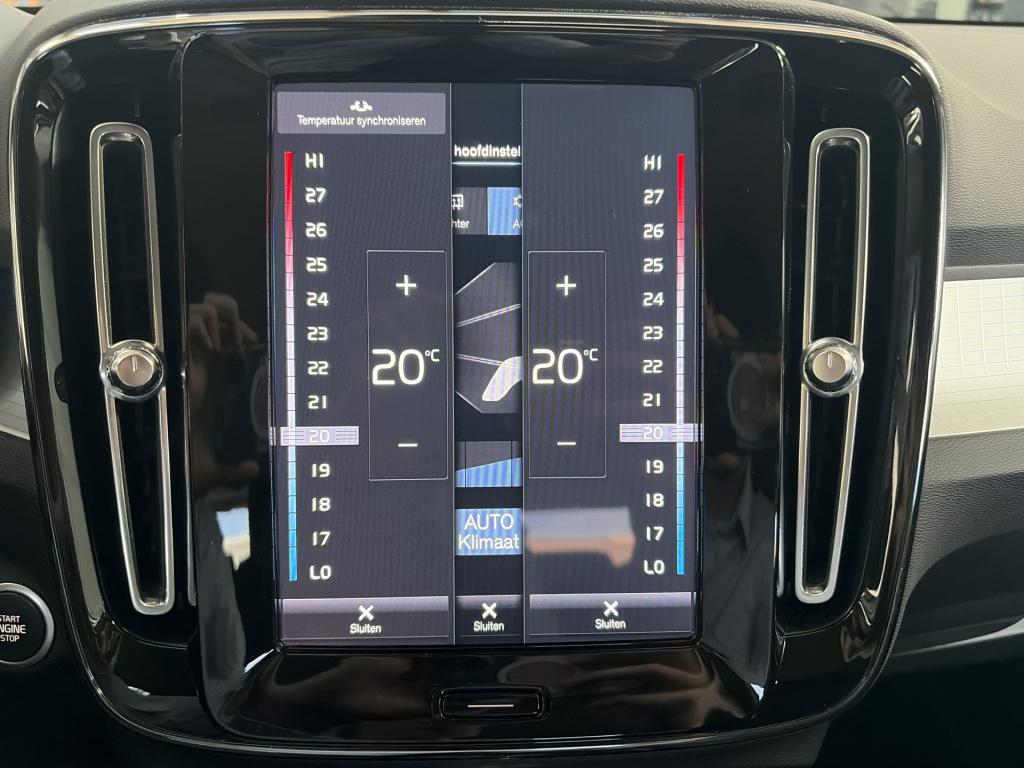 Volvo XC40 1.5 t4 recharge inscription expression | trekhaak | camera