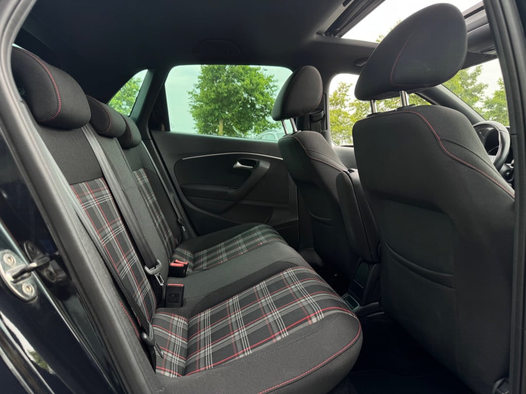 Volkswagen Polo 1.8 tsi gti * panoramadak * stoelverwarming * clima * pdc 2