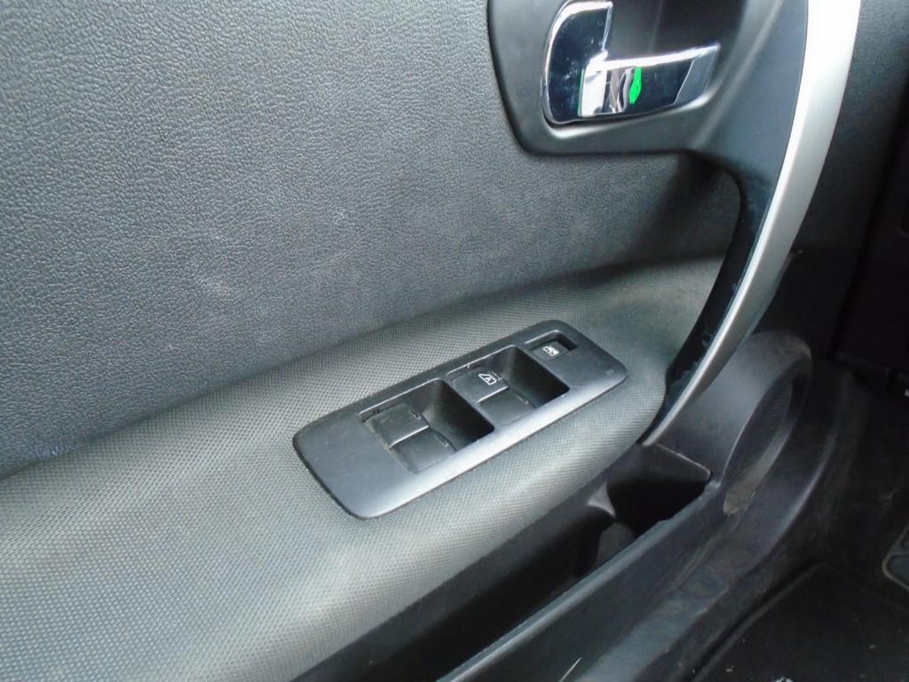 Nissan Qashqai 1.6 connect edition