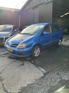 Nissan almera tino