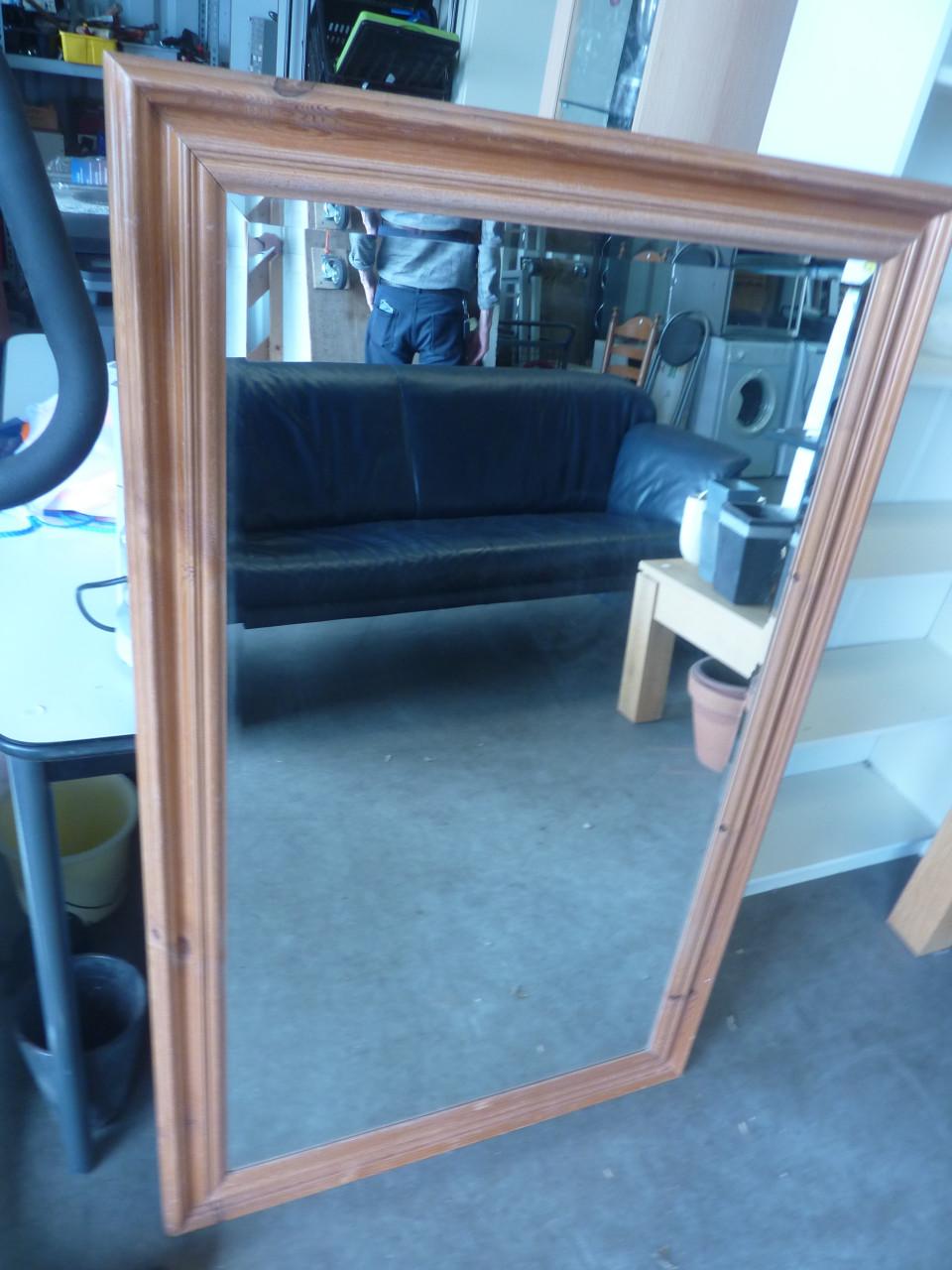 Spiegel met facetgeslepen glas