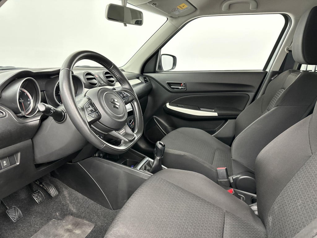 Suzuki Swift 1.2 select | stoelverwarming | navigatie | bluetooth | airco |