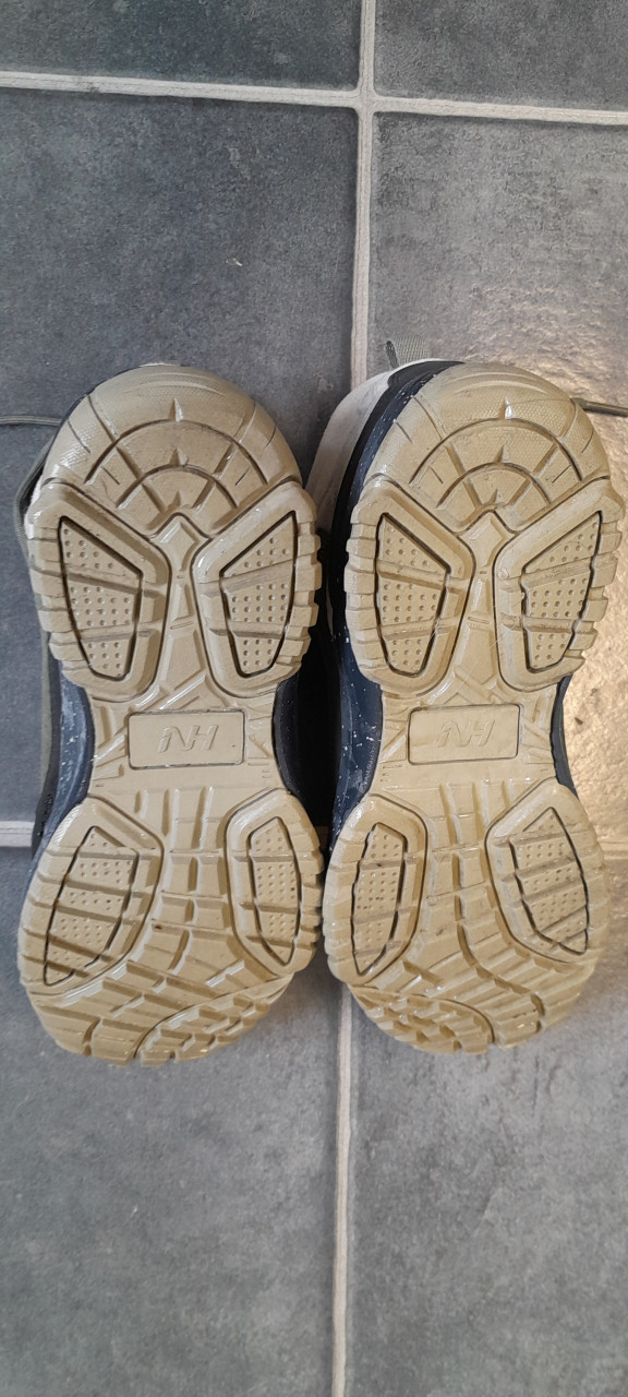 Hoge dames wandelschoenen maat 38.