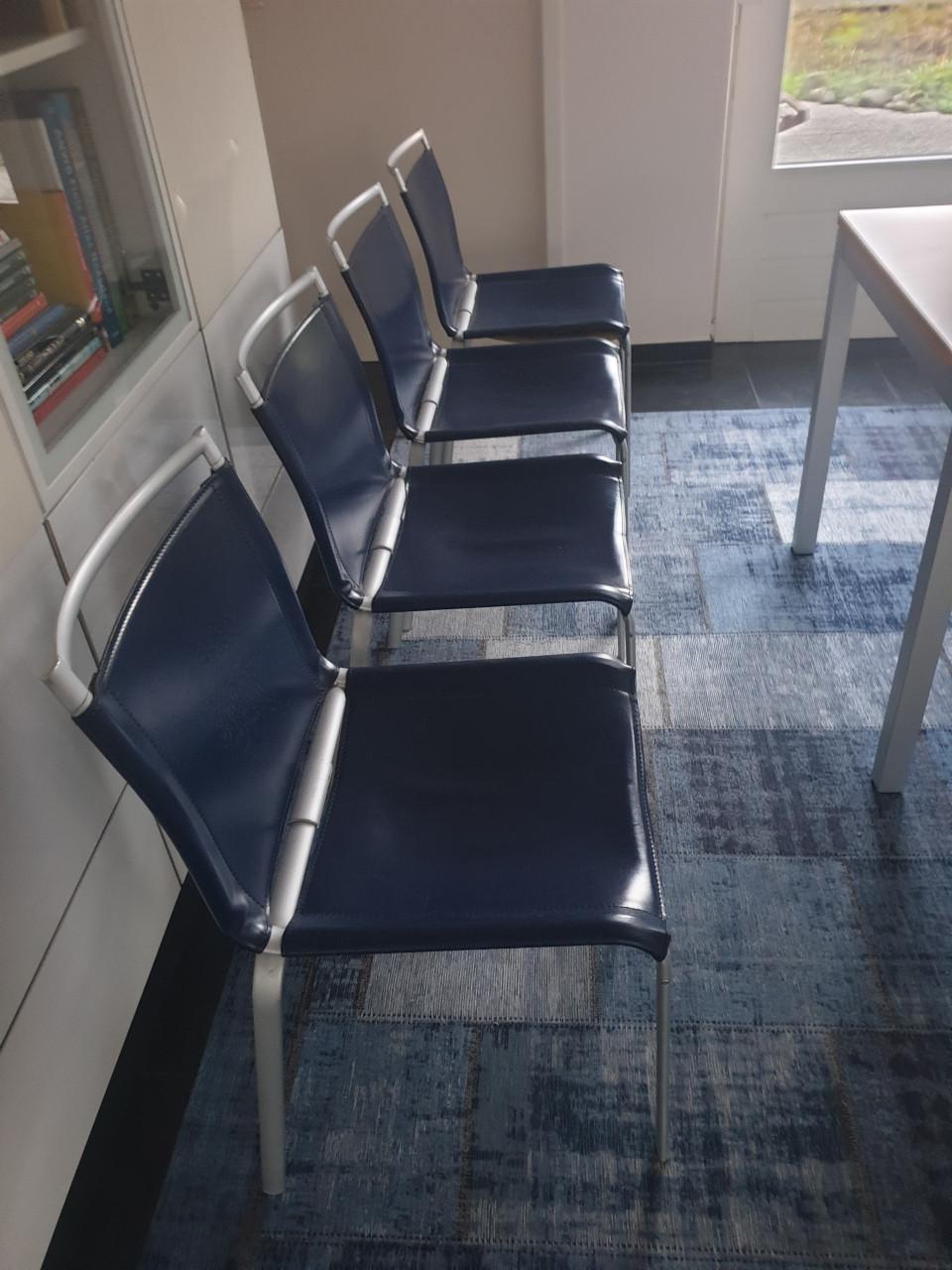 Eettafel met 4 stoelen