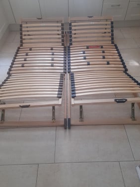 2 x verstelbare lattenbodems 80 x 200 (in goede staat )