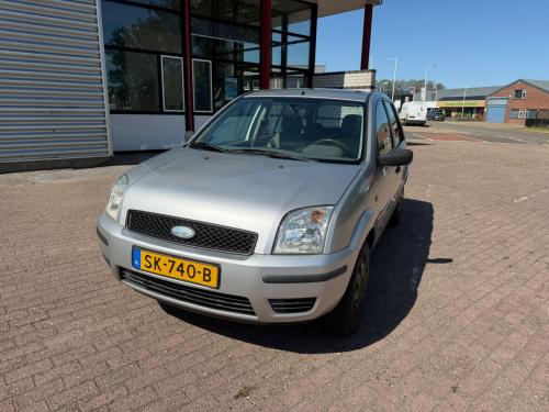 Ford fusion bj 2004  1100 euro
