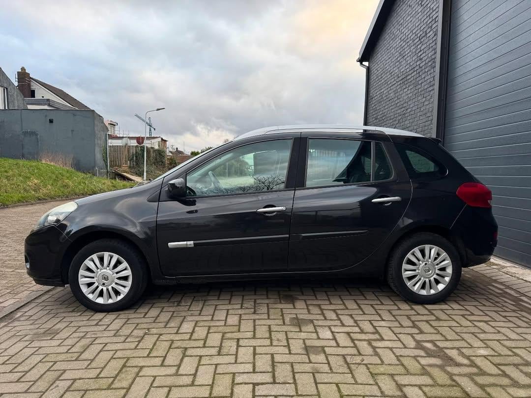 Renault Clio 1.2 TCE Estate 2010 Zwart Airco Apk Nap