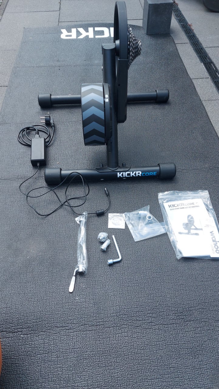 Wahoo KICKR CORE Racefietstrainer