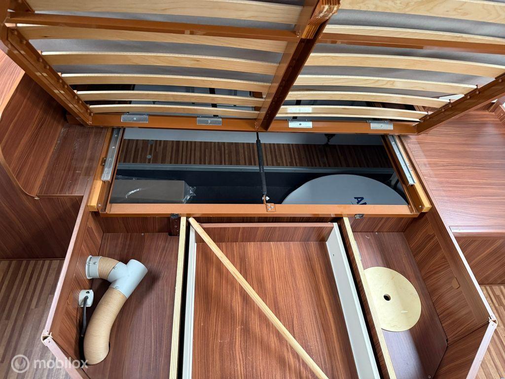 Adria Onbekend matrix m 670 sc