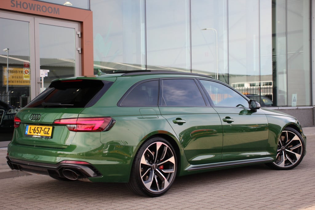 Audi Rs4 a4 avant 2.9 tfsi quattro pro line plus | pano | carbon | massage 