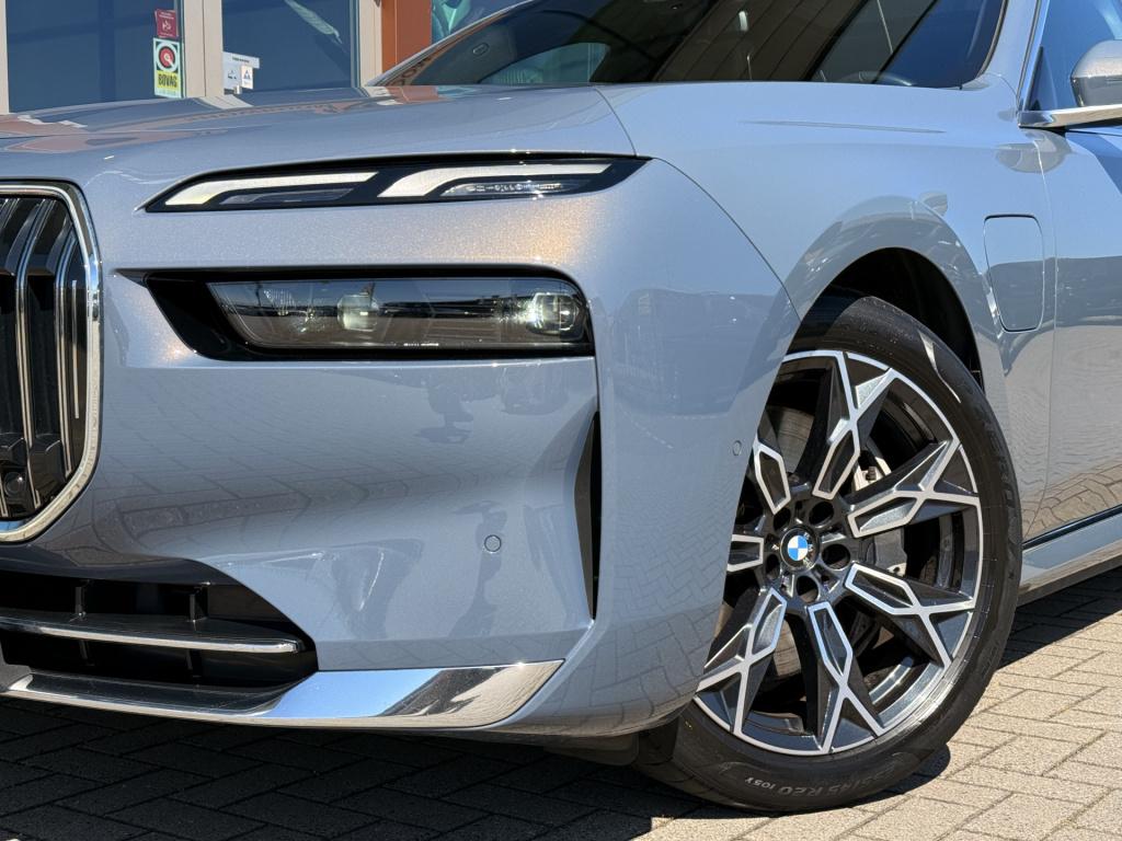 BMW 7 Serie 750e xdrive | bowers & wilkins | 360 | skylounge | leder | trek
