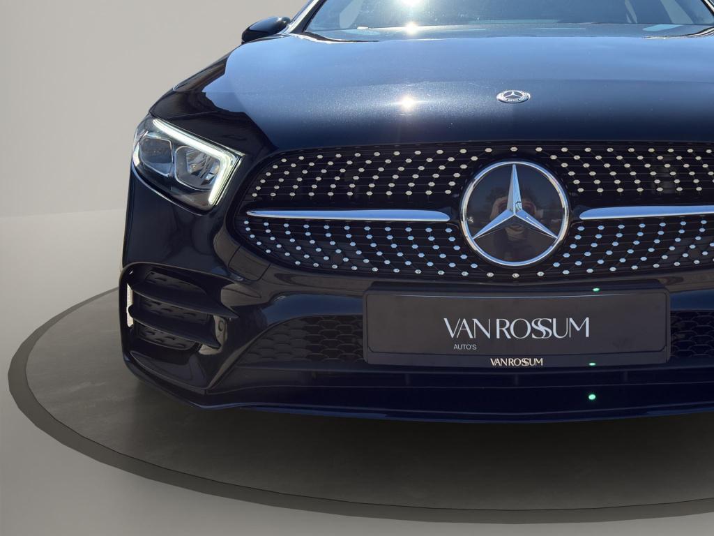 Mercedes-Benz A-Klasse 180 business solution amg pano | stoelverwarming | 1