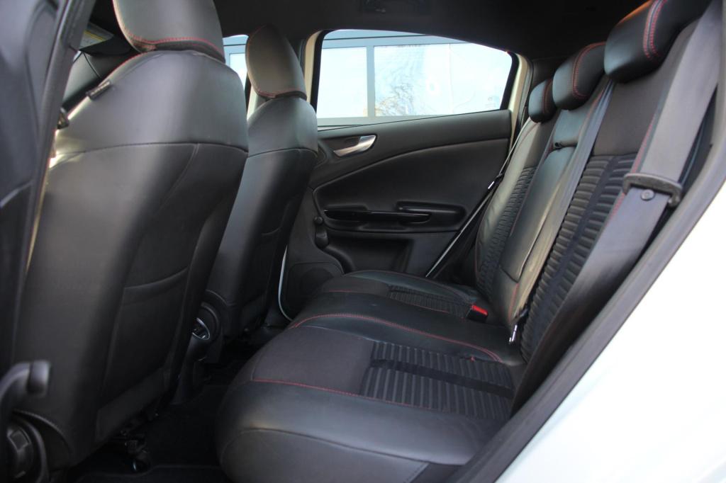Alfa Romeo Giulietta 1.4 turbo super- sportiva - leer/alcantara - stoelverw